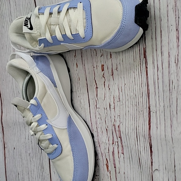 Nike White and Light Blue Sneakers Waffle Sneakers NWOT Women's Size 7.5 - Picture 6 of 10